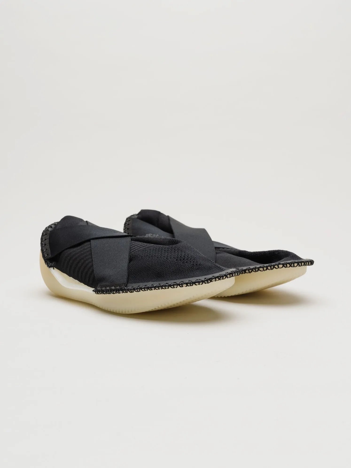 ITOGO - by Y - 3
