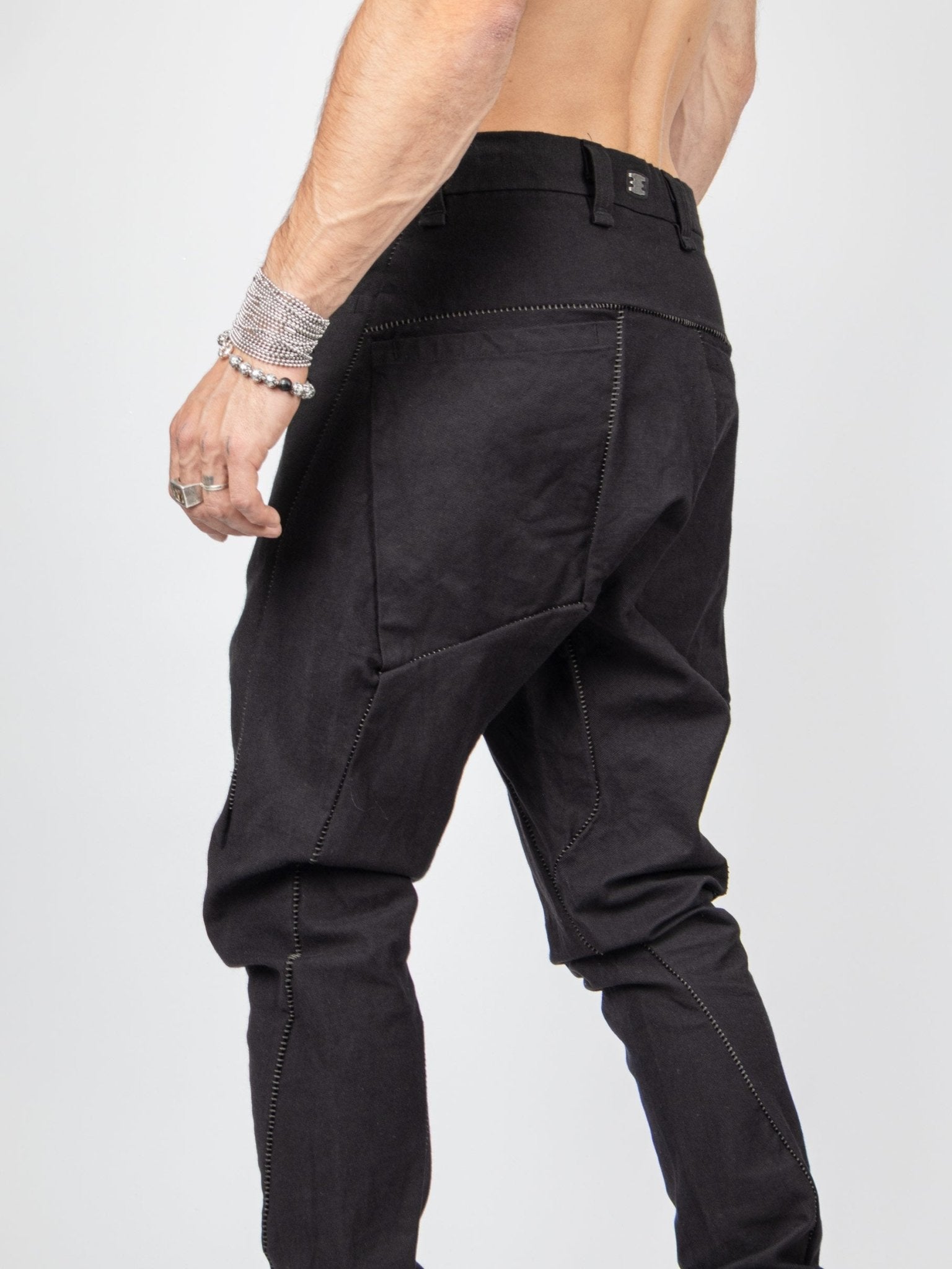 Isaac Sellam armure weave close-up - interlocked cotton structure with steel staple 69 hardware