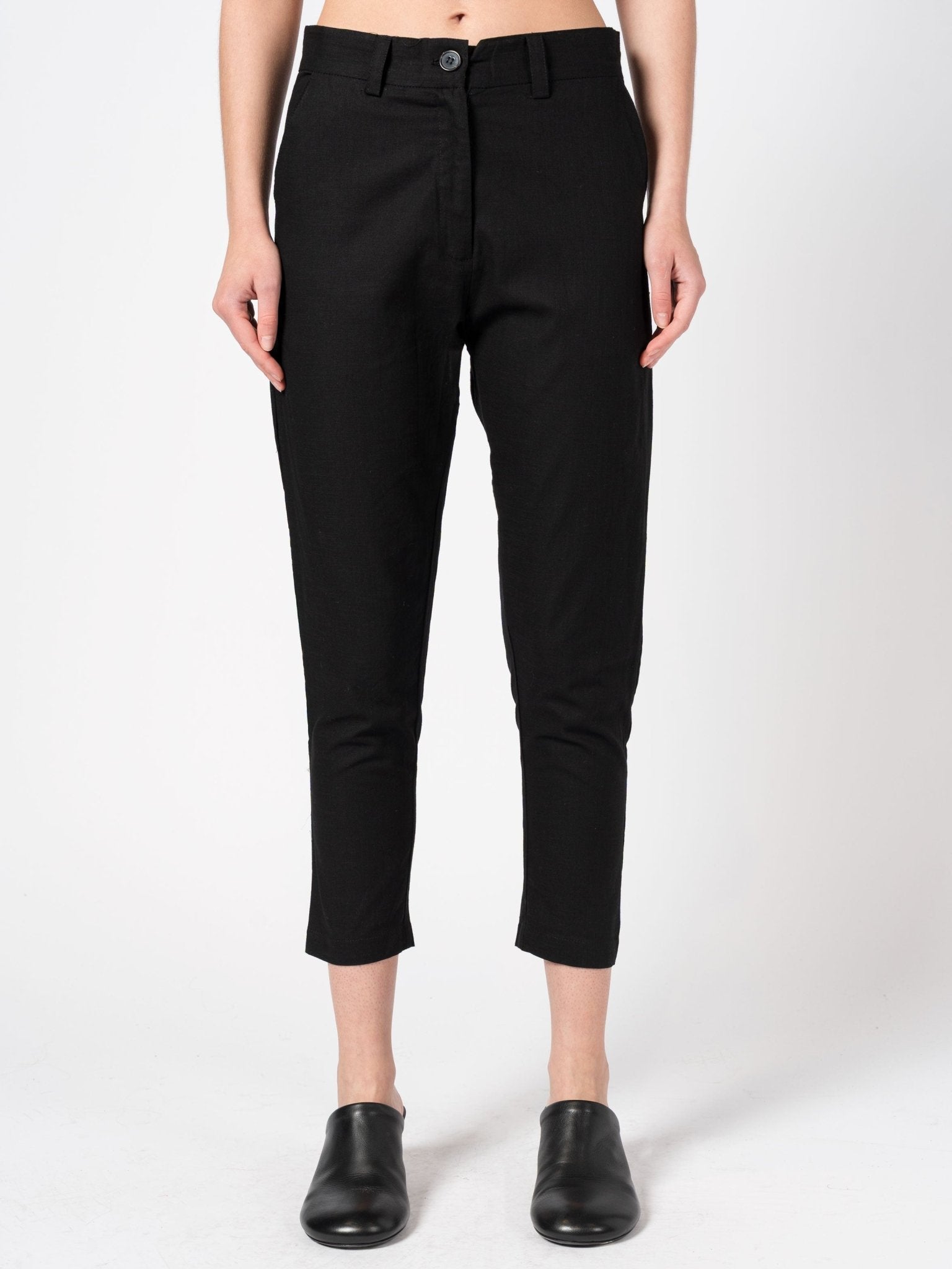Linen Cropped Pants - by DEVA KANYA