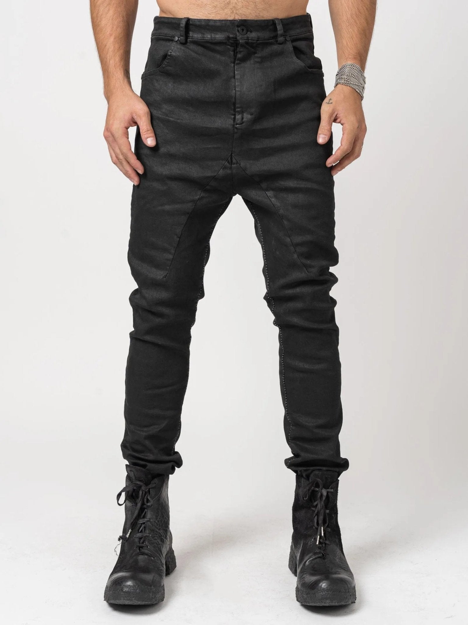Low Crotch Jeans with Leather Effect - by MD75