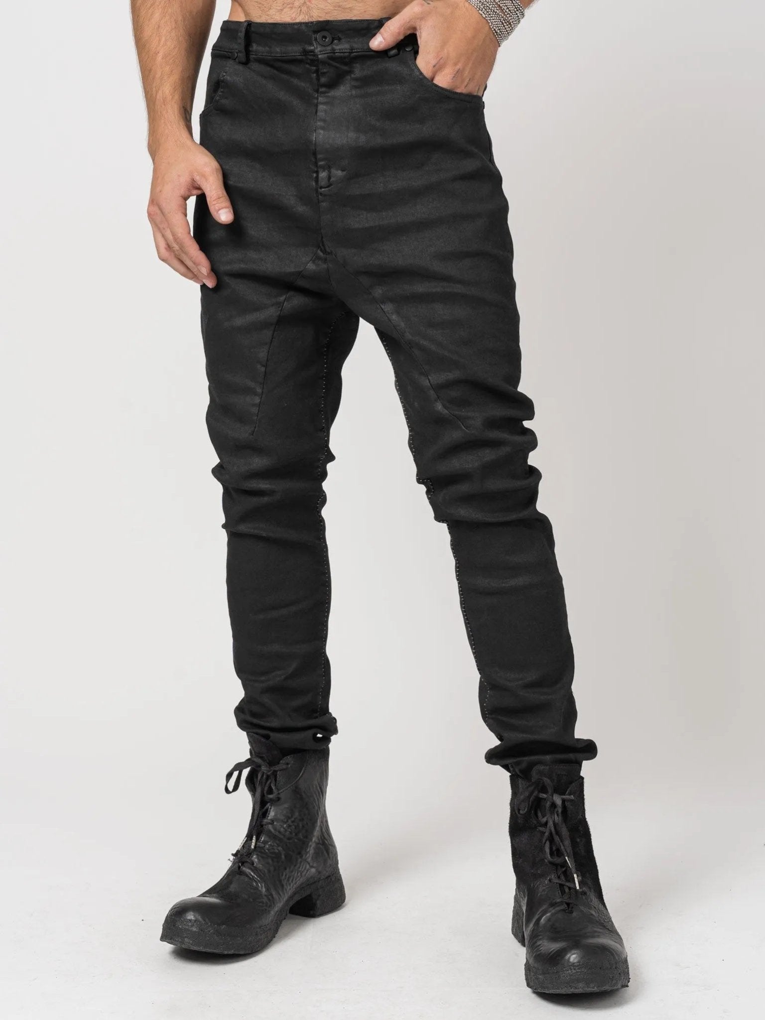 Low Crotch Jeans with Leather Effect - by MD75