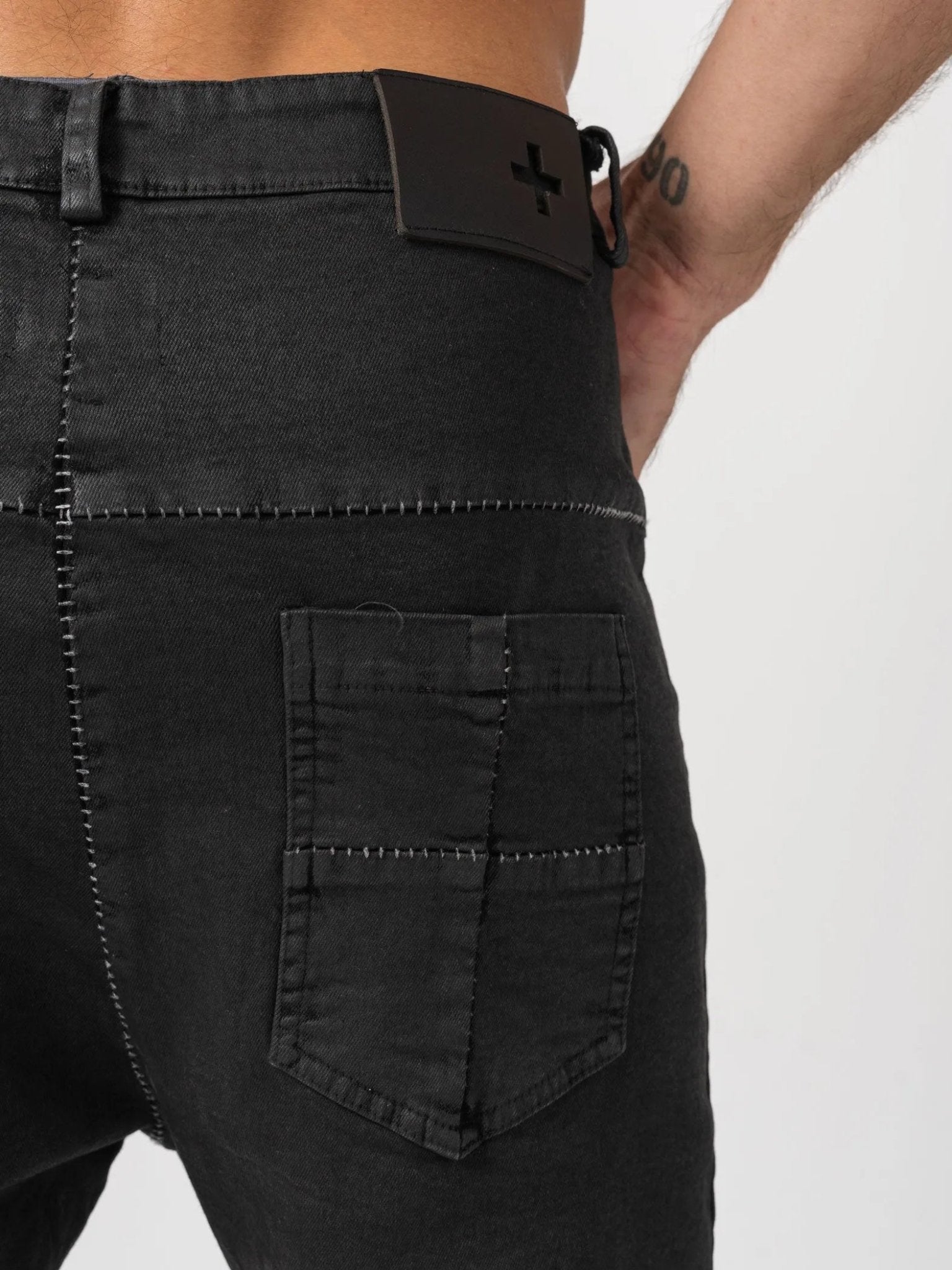 Low Crotch Jeans with Leather Effect - by MD75