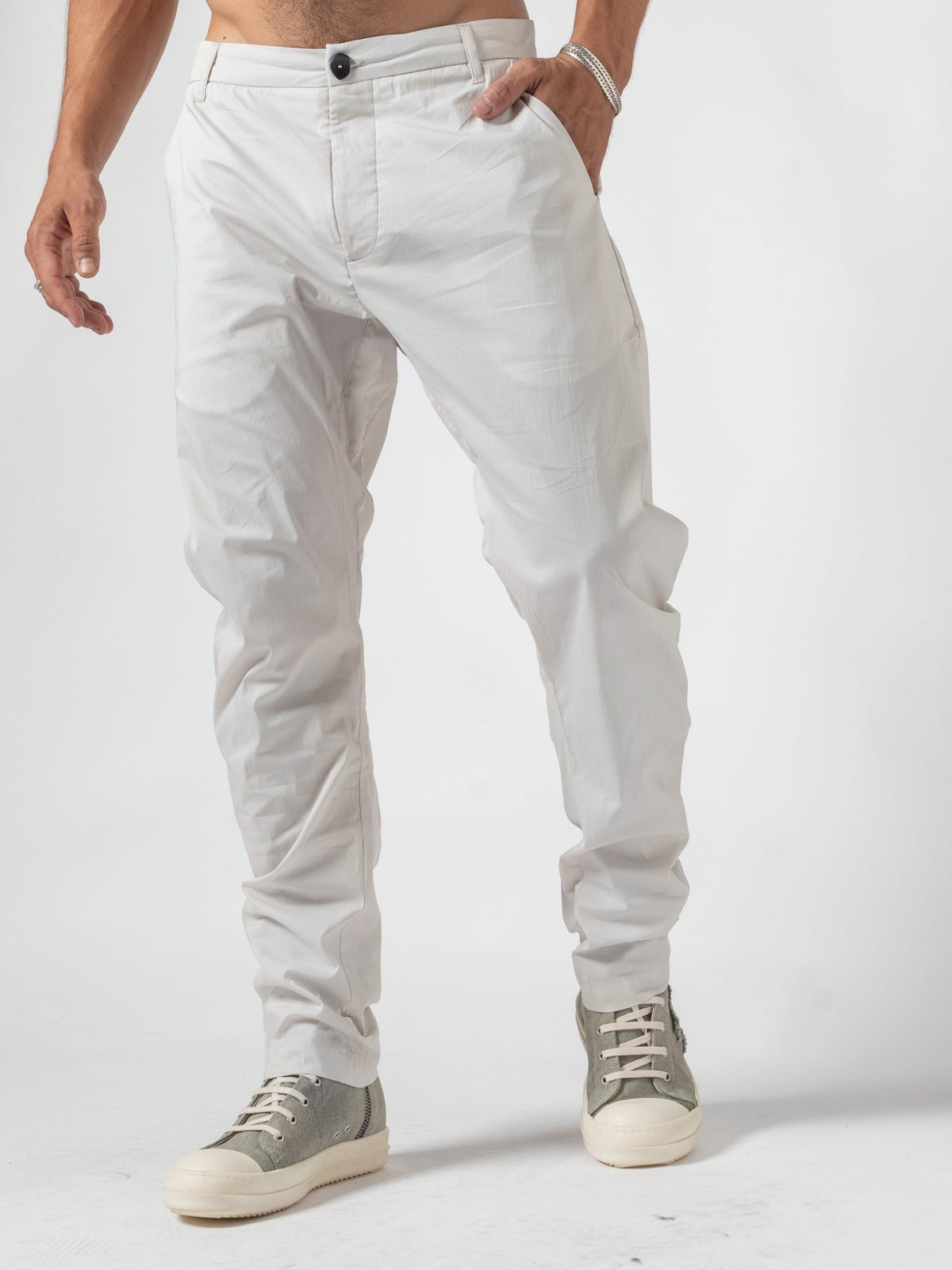 Low-Rise Slim Pants - by AITO