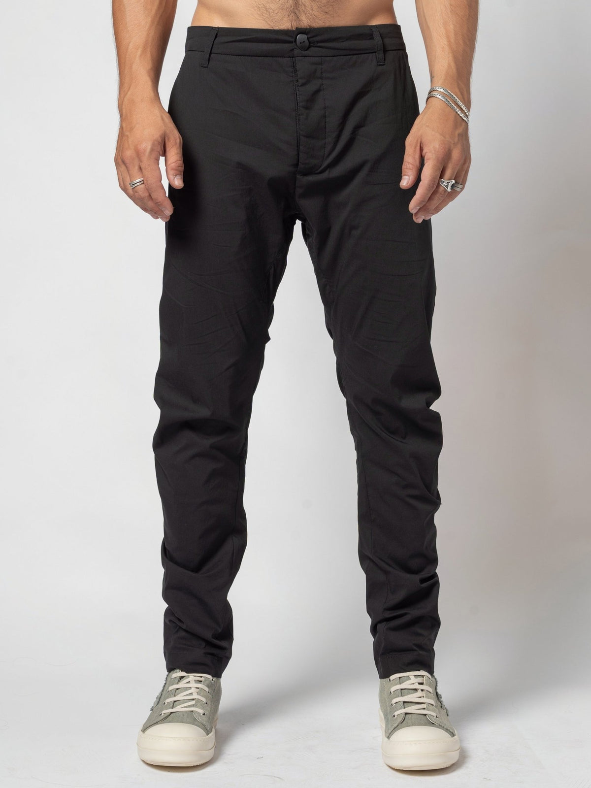 Low-Rise Slim Pants - by AITO