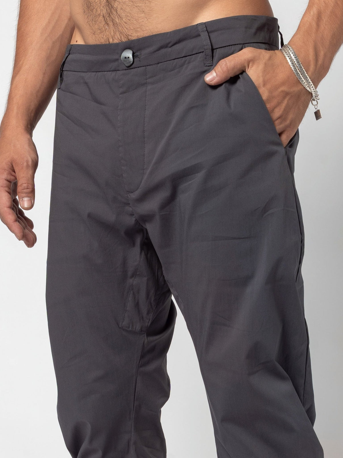 Low-Rise Slim Pants - by AITO