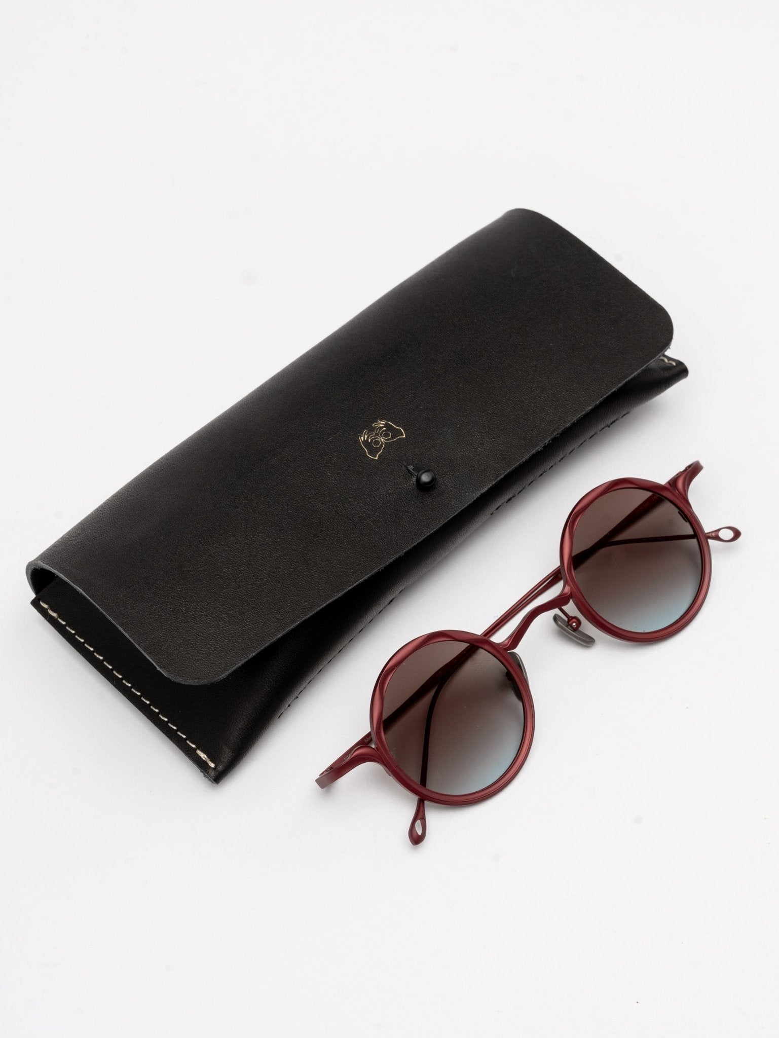 Matte Round Sunglasses - by RIGARDS