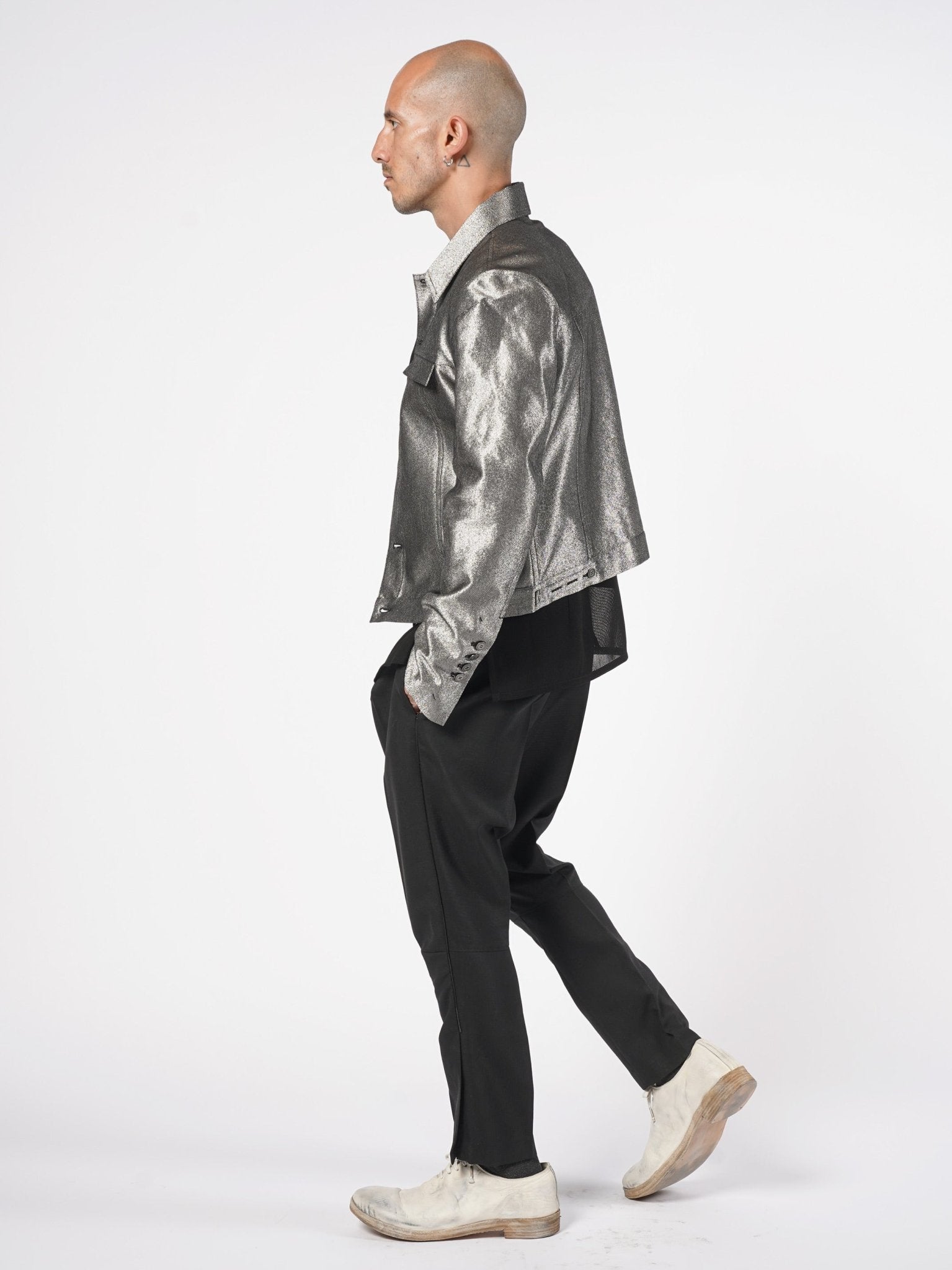 SAPIO metallic cropped jacket silver side profile, cropped silhouette with adjustable hem tab