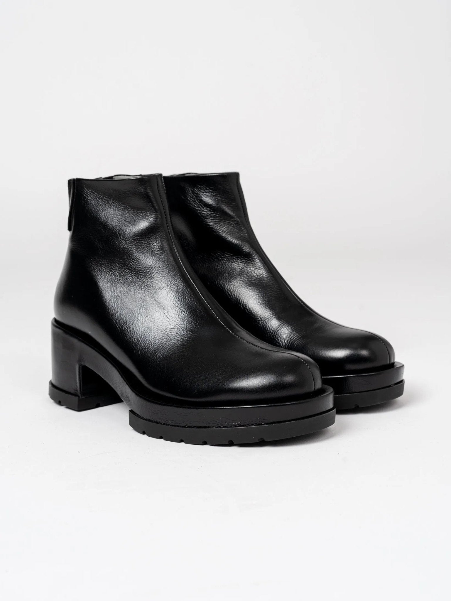N171 Ankle boots - by SAPIO