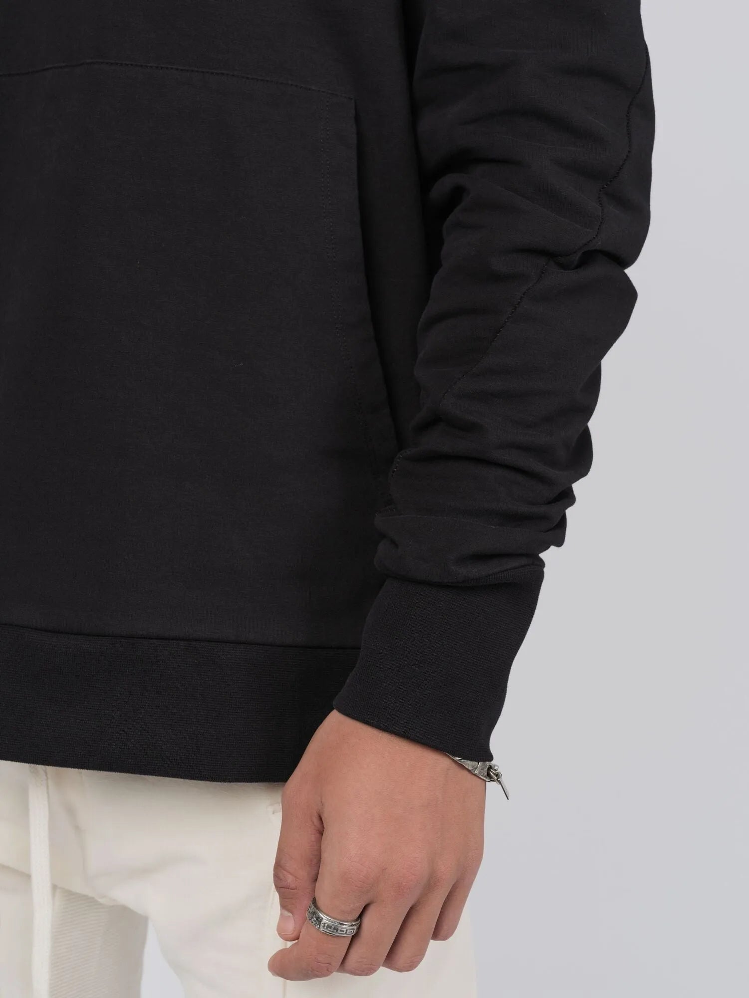 PULLOVER - by THOM KROM