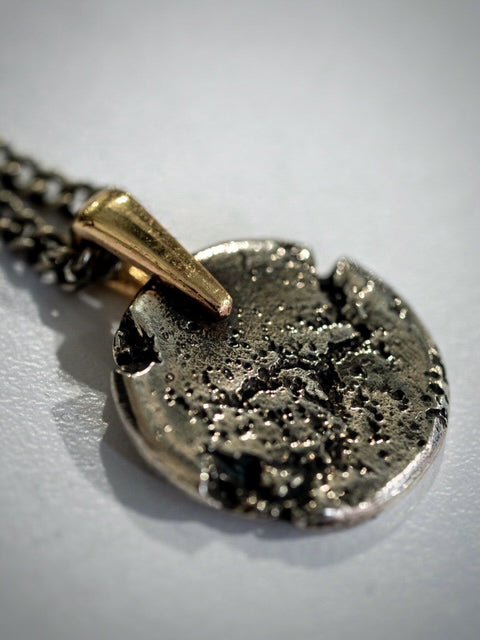 Round Pendant Necklace with Gold Bail - by ENRI MARS