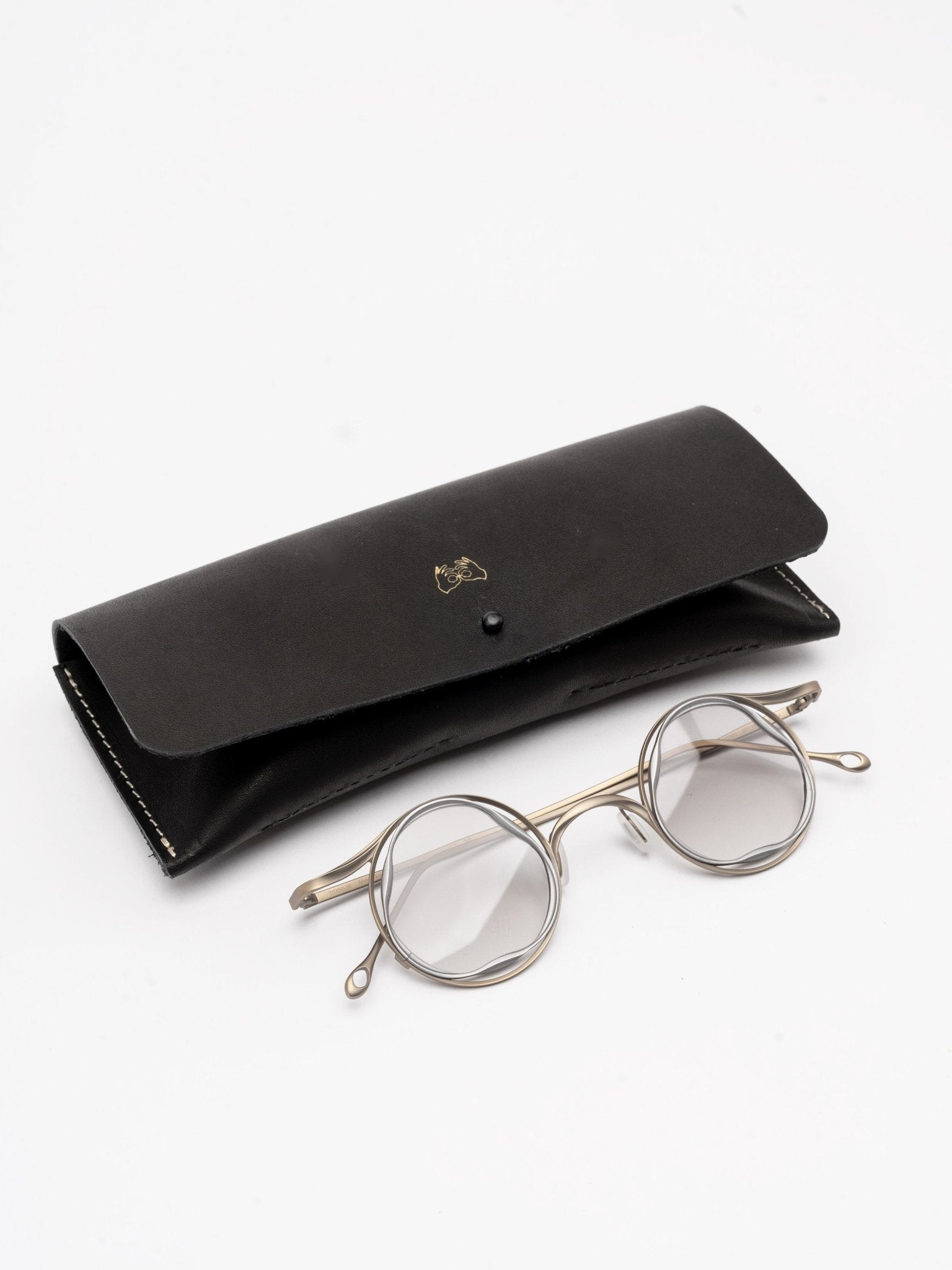 Round Titanium Frame Eyewear - by RIGARDS