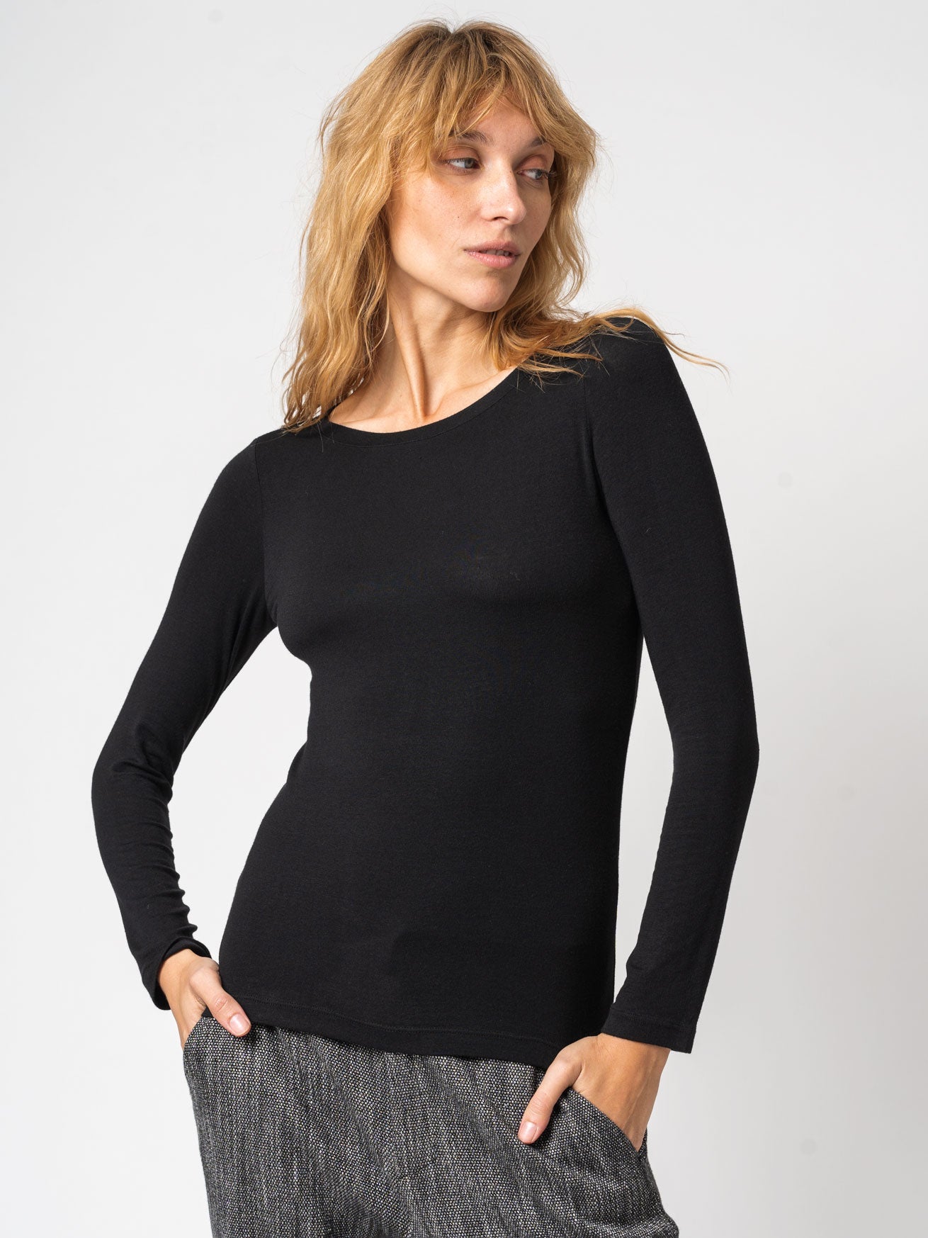 Slim Fit T-Shirt in Stretch Modal Jersey - by TRANSIT