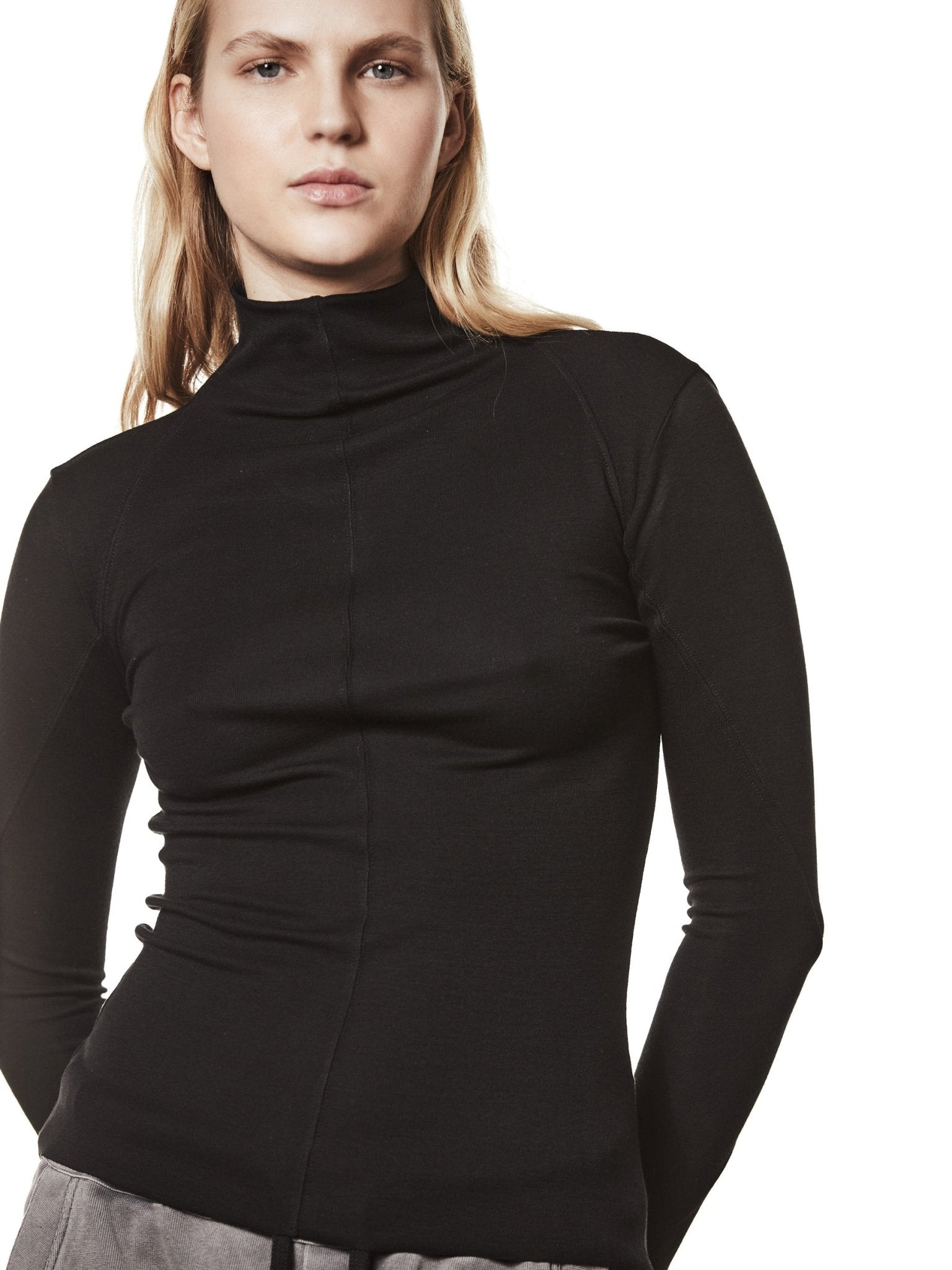 Slim Roll Neck Longsleeve - by THOM KROM