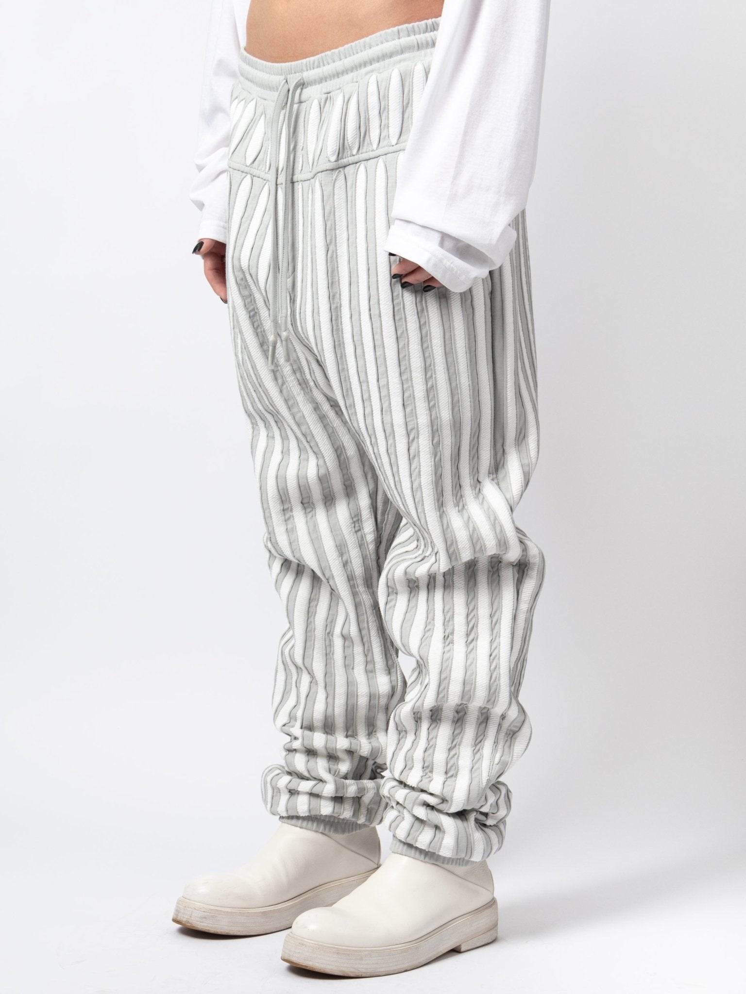 Textured Pleated Jogger Pants - by VAGUE