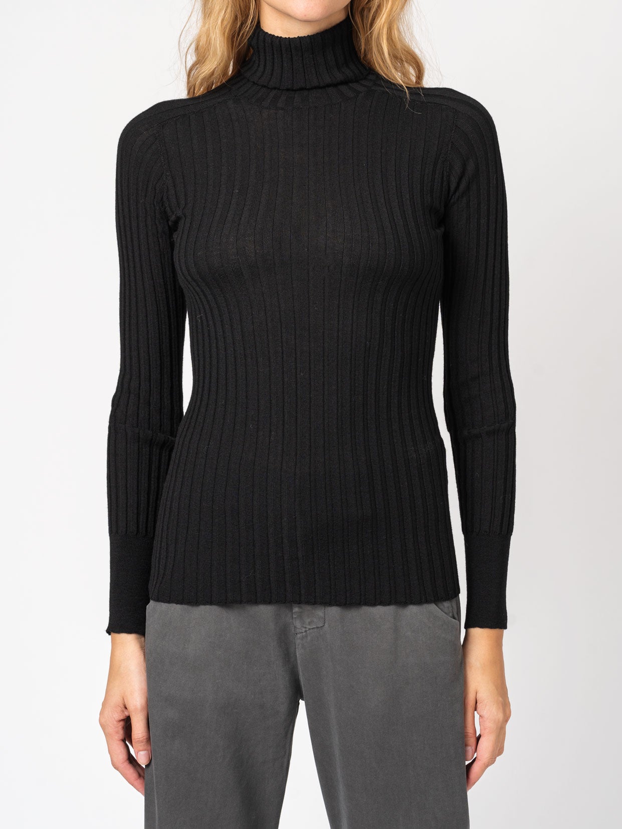 Turtleneck Ribbed Extrafine Wool Knit - by TRANSIT
